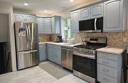 Somers Point House | Charming 3-bedroom family-friendly house in Somers Point NJ, 8 min to beach!