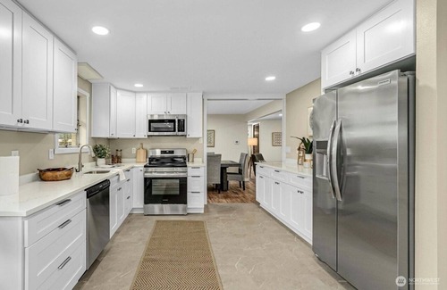 Auburn House | Charming 3-bedrooms and 4 beds house in Auburn with WiFi and AC stay four people
