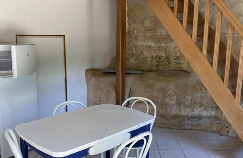Saint-Epain Cottage | Charming 3-Level Cottage with Private Garden & Central Heating in Saint-Épain
