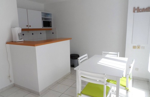 Port Guillaume Apartment | Charming 3-Room Cottage with Private Garden, Near Marina, Sleeps 6, Pet-Friendly, Pool Access