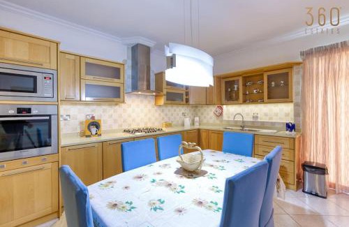 Il-Qajjenza Apartment | Charming 3BR Apt with Breathtaking Sea Views by 360 Estates