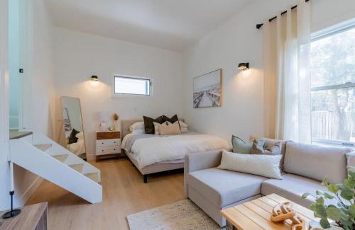 Grand Bend House | Charming 3BR Beach House with BBQ in Grand Bend
