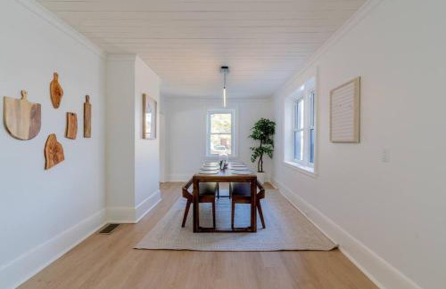Grand Bend House | Charming 3BR Beach House with BBQ in Grand Bend