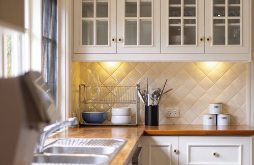 Eight Mile Plains House | Charming 4-bedroom house with WiFi and AC in serene Eight Mile Plains