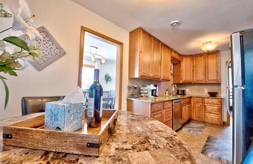Hale House | Charming 4-Bedroom, 2-Bath Retreat Near Lake Nokomis – Now 20% Off!