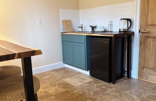 Marlborough House | Charming 4-BR + 6 bathroom chateau with WiFi, in Marlborough view on Monadnock