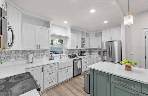 Kessler House | Charming 4BR | Deck + Pets OK I Bishop Arts