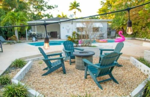 South Lake House | Charming 4BR Home with Heated Pool in Hollywood