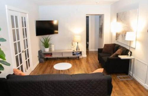 South Lake House | Charming 4BR Home with Heated Pool in Hollywood