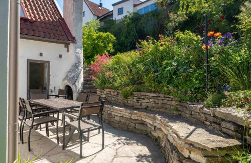 Innerstaden Apartment | Charming 5-Bedroom House in Central Visby with View