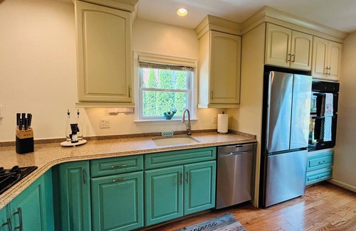 Kensington House | Charming 5 bedrooms house in peaceful Kensington with parking near DC