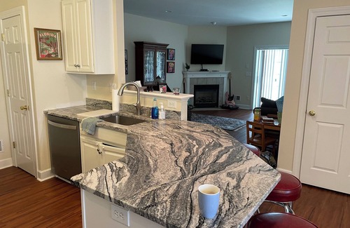 Saratoga Springs Condo | Charming 50's decorated condo next to Saratoga State Park and close to town.
