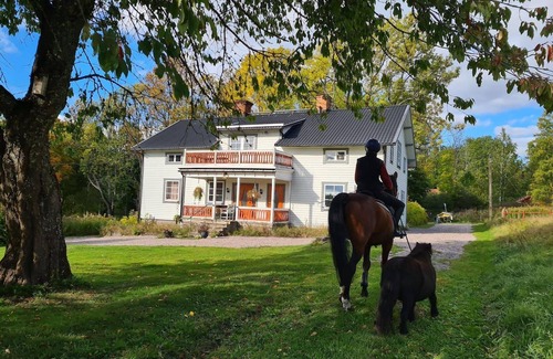 Horndal House | Charming 6 Bedroom House & Horse Farm - Sleeps 12