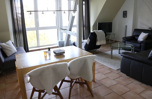 Windischbuchen Apartment | Charming apartment YELLOW - Villa Geisenhof