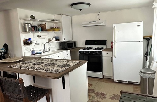 Las Vegas House | Charming adobe casita 1block from Plaza