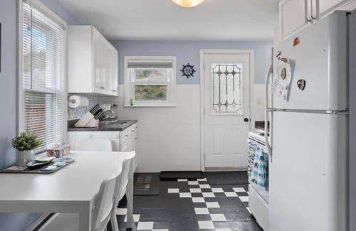 Alma House | Charming Alma Cabin | Close to Fundy Adventures