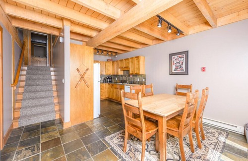 Snow Pine Estates House | Charming Alpine Retreat w/Private Hot Tub