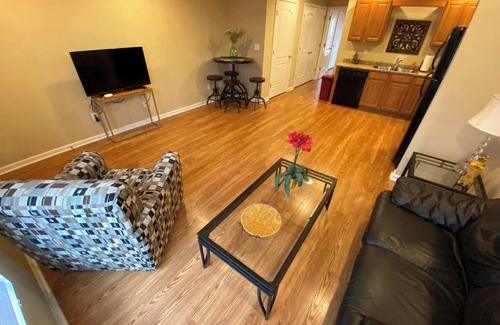 Elizabethtown Apartment | Charming and safe 1-bedroom apartment in Elizabethtown with AC and WiFi