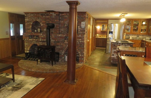 Farmington House | Charming and spacious lakefront home w/hot tub and pool table!