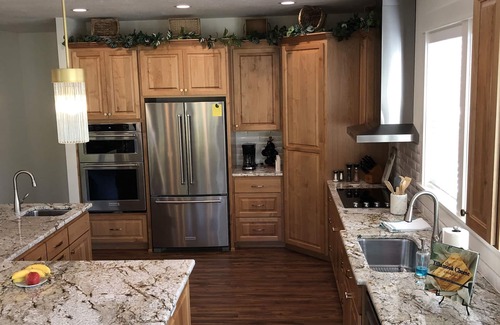 Walterville House | CHARMING AND SPECTACULAR RIVERFRONT HOUSE, BEAUTIFUL IN ANY SEASON OF THE YEAR!