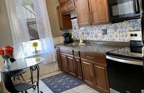 Rohrerstown Apartment | Charming and unique 1 bedroom Victorian Apartment