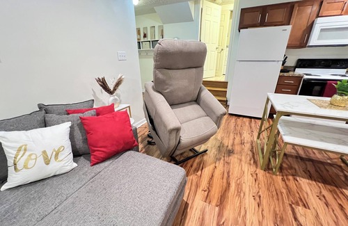 Cross Lanes Apartment | Charming Apartment in CrossLanes
