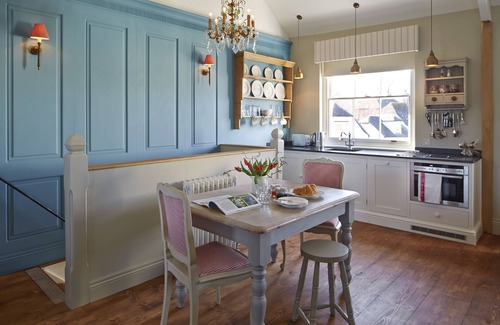 Axford Apartment | Charming apartment in the centre of Aldbourne