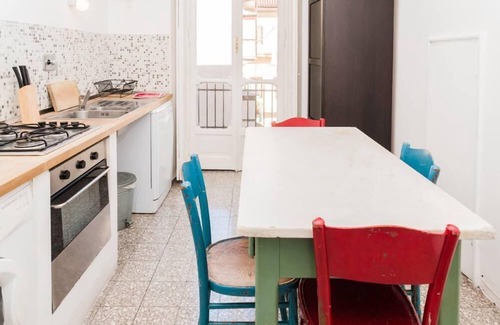 San Salvario Apartment | Charming apartment in historic building