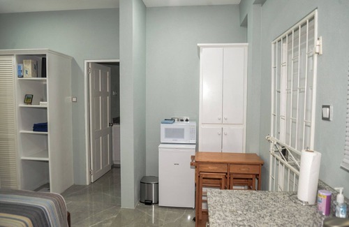 Colonarie House | Charming apartment with WiFi and AC in peaceful Golden Vale