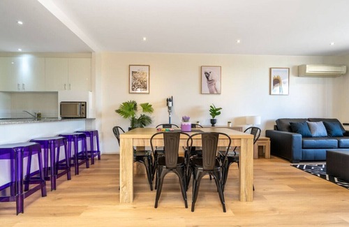 Gungahlin Apartment | Charming Apt 1min to Marketplace, Gungahlin