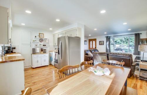 Arlington House | Charming Arlington Home with Hot Tub and Fenced Yard!