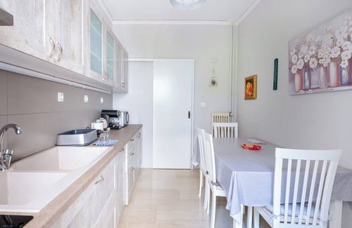 Zavlani Apartment | Charming & Authentic Gem - Walk to Port & Shops! Spacious with two balconies.
