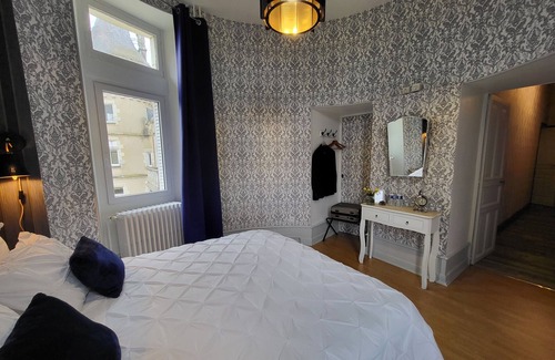 Cluis Bed & Breakfast | Charming B&B in a castle with garden and breakfast included