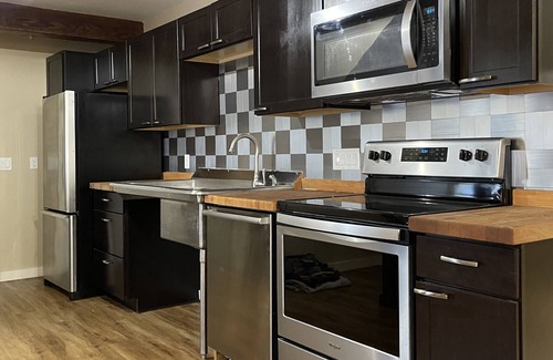 Trumansburg Apartment | Charming Barn Studio - Sleeps 4