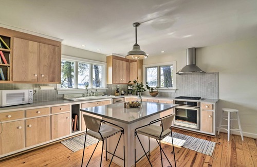 Deltaville Cottage | Charming Beach Cottage on Fishing Bay