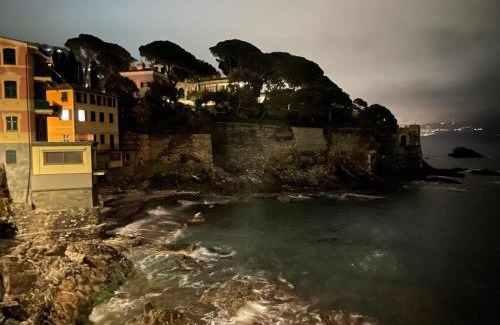 Sant'Ilario Apartment | Charming Beach Flat with Seaview
