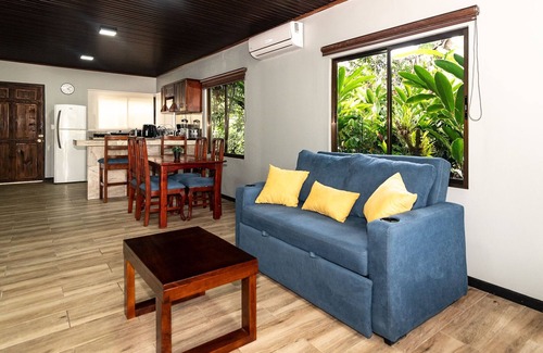 La Fortuna House | Charming, beautiful cabin.