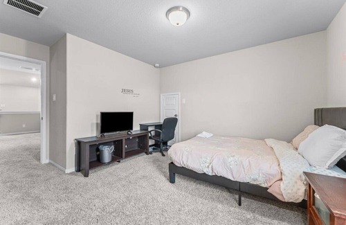 Cypress Bed & Breakfast | Charming bed & breakfast in welcoming Cypress with AC, WiFi, & basic amenities