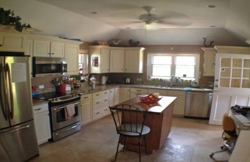 Devonshire House | Charming Bermuda Cottage Overlooking The Ocean With Access To The Shore.