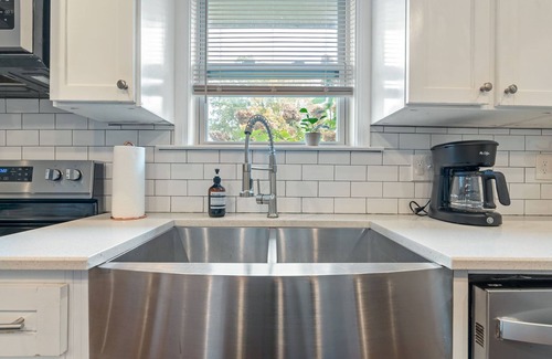 Crestline Heights House | Charming Birmingham Family Retreat: Sleeps 12