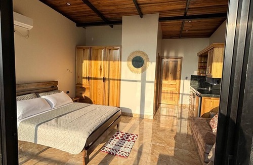 Puerto Lopez Resort | Charming boutique resort in pleasant Puerto Lopez with WiFi, fitness room, AC
