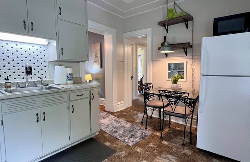 Mann House | Charming Bungalow Close to Downtown and University of Iowa Campus