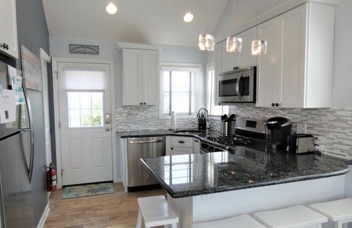 Ocean Beach III House | 💎 Charming Bungalow with Loft - CLOSE TO THE BEACH! Sleeps 4-5