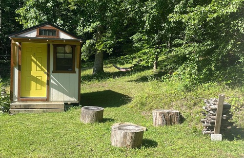 Bakersville Apartment | Charming cabin #2 in charming Bakersville