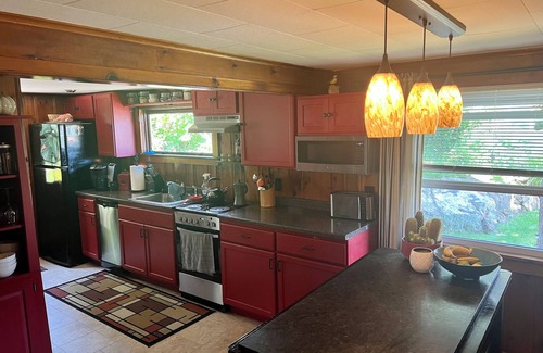Cape Neddick House | Charming Cabin. Few minutes walk to Perkins Cove and Marginal way in Ogunquit