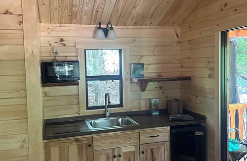 Chocorua Cabin | Charming cabin with AC in the White Mountains nTamworth Nh