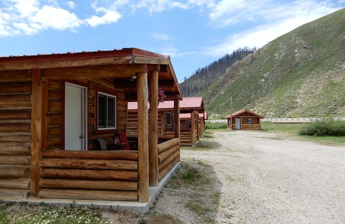 Bondurant Cabin | Charming Cabins on Hoback River