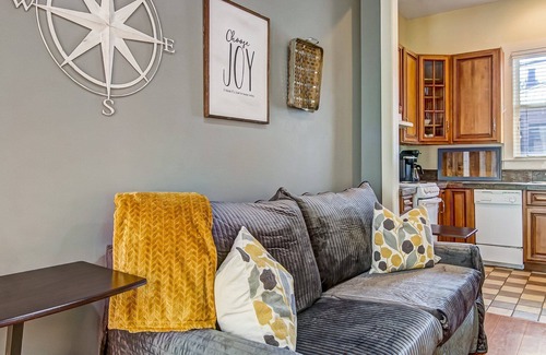 Hitch Village - Fred Wessels Homes Condo | Charming Carriage House, Heated Pool Access