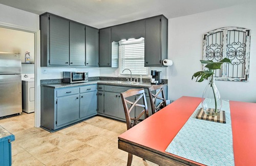 Cave City House | Charming Cave City Vacation Rental w/Fire Pit!