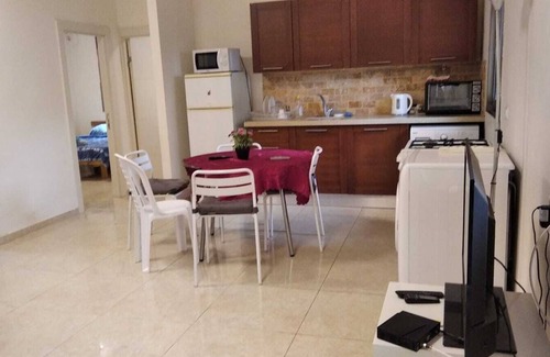 Haifa Apartment | charming, central Achuza 3 room renovated